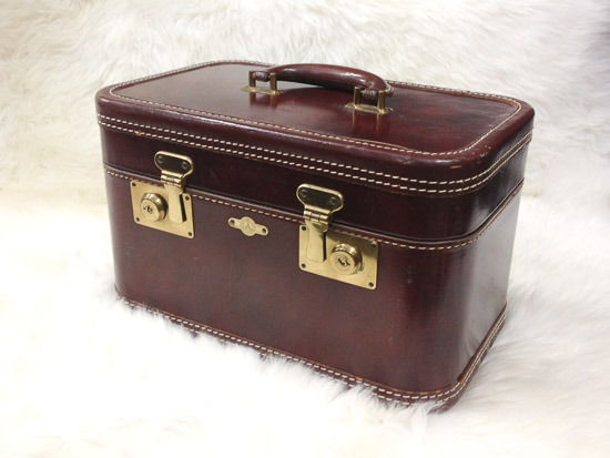 Burgundy Traincase $10