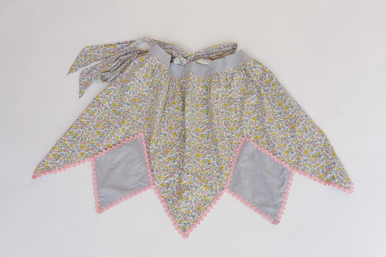 Petite Floral Apron with Rick Rack Points $5